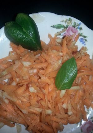 صورة لوصفة سلطه جزر وتفاح 😋
