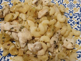 Macarrones con calabacín y pechuga de pollo