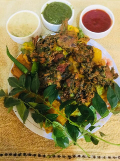 A picture of Onions and Curry Leaves Pakoras.