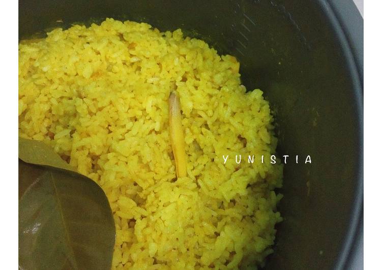 Resep Nasi Kuning Rice Cooker Super Enak