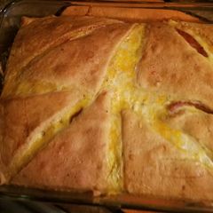 A picture of Breakfast crescent pie.