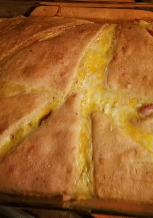 A picture of Breakfast crescent pie.