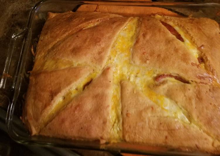 Recipe of Perfect Breakfast crescent pie