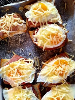 Emeletes sonka-tojás recept fotója