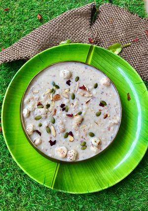 मखाना खीर (makhana kheer recipe in Hindi) रेसिपी मुख्य फोटो