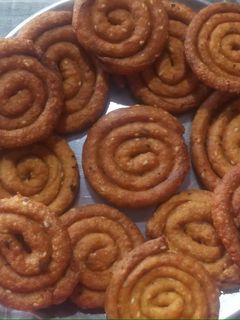 चकली (Chakli recipe in Hindi) रेसिपी मुख्य फोटो