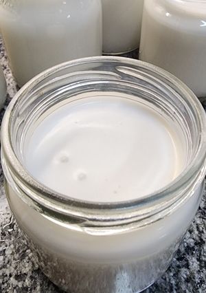 Una foto de Yogurt firme suave y dulce