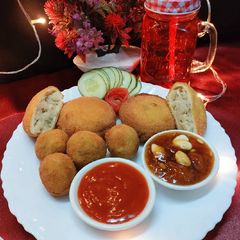 A picture of Chicken,Veggies, Bread Pockets 🥪🥪.
