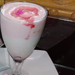 A picture of Dalgona Roohafza.