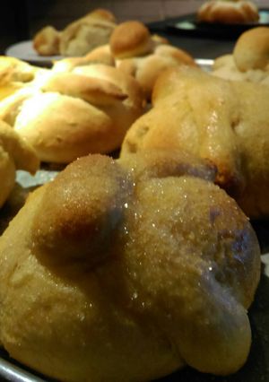 Una foto de Pan de muerto tradicional