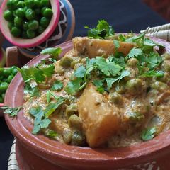 A picture of Mughlai Aloo Mater.