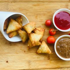 A picture of One bite beef samosa.