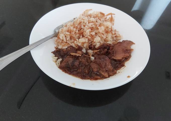 Rice,green peas,saùtè steak meat