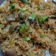 A picture of Mushroom biryani.