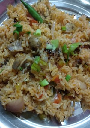 A picture of Mushroom biryani.