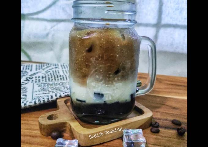 Resep 225 Es Kopi Susu Cincau Gula Aren Oleh Dedifa Cooking Cookpad