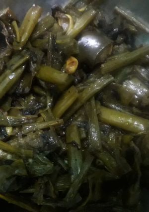 A picture of Spring onion stir fry.