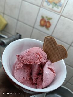 Házi eper fagyi 🍓 recept fotója