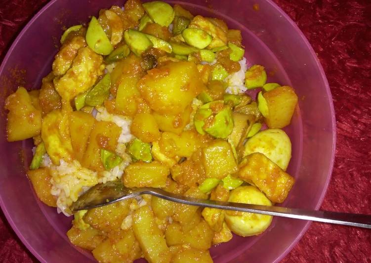 Balado kentang, tahu, telor puyuh dan Pete, enaaaakkk😍