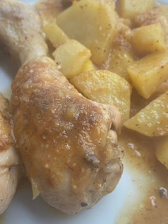 Una foto de Pollo express con zanahorias y patata