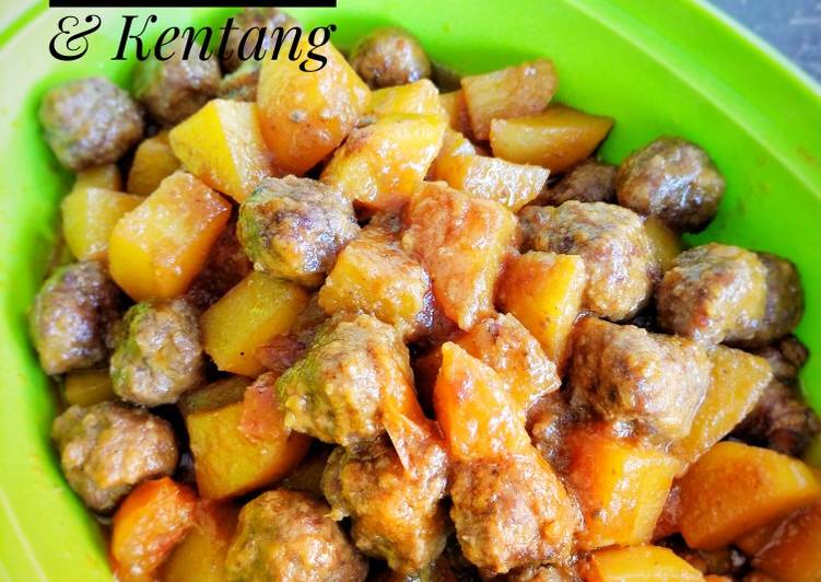 Semur Bola Daging dan Kentang