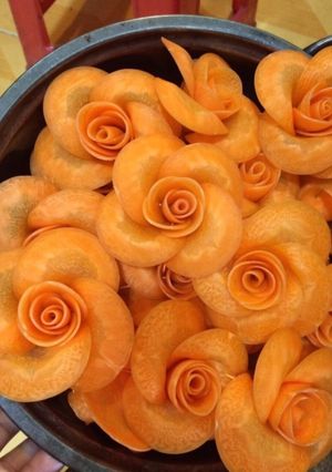 Hình của món 💐Cách làm hoa hồng từ củ cà rốt.