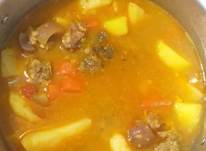 Hình của món THỊT BÒ HẦM KHOAI TÂY, CÀ RỐT.