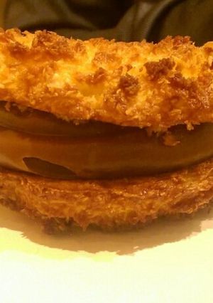 Una foto de Alfajores de coco 😋
