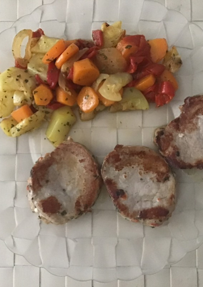Una foto de Solomillo con salteado de verduras
