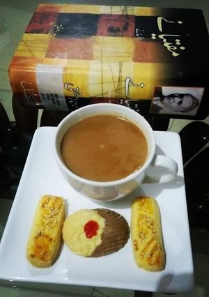 A picture of My reading karak Chaiii☕📖.