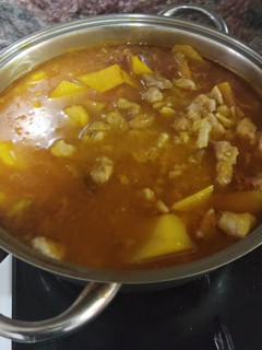 Una foto de Patatas estofadas con tacos de jamón
