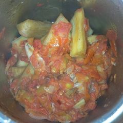 A picture of Sweet potatoes nd Fistoma sauce.