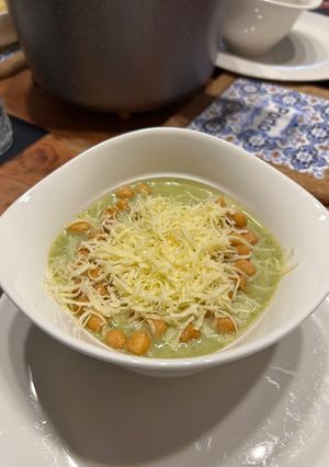 Brokkolikrémleves recept fotója