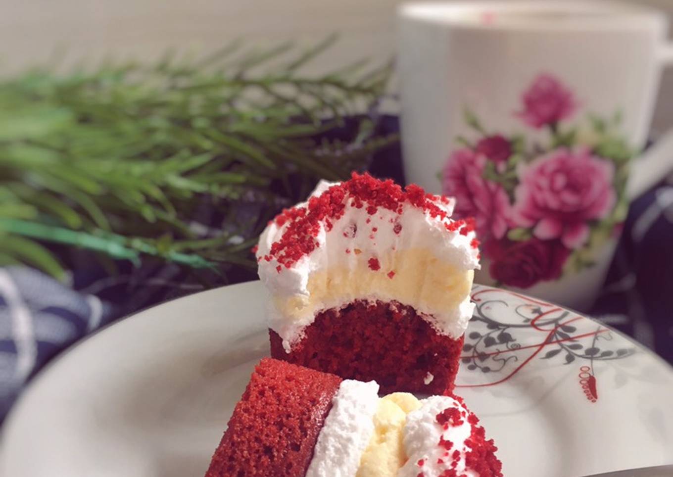 Resepi Kek Cawan Baldu Merah @ Red Velvet Cupcake yang Boleh Manjain Lidah dan Mudah