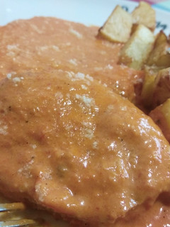 Una foto de Lomo de cerdo en salsa de piquillos