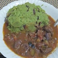 A picture of Mokimo with stewed liver.