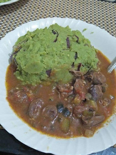 A picture of Mokimo with stewed liver.