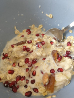 A picture of Oats jar.