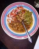 Frijoles de la olla y trigo con nopales cocidos en pulque, epazote y xoconostle con pico de gallo