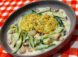Gombás cukkini tagliatelle, sajtos cukkini lepénnyel. Low carb recept fotója