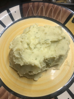 A picture of Garlic Mashed Potatoes.