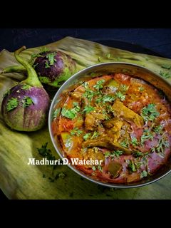वांगी बटाटा भाजी (vangi batata bhaji recipe in marathi) रेसिपी चे मुख्य फोटो