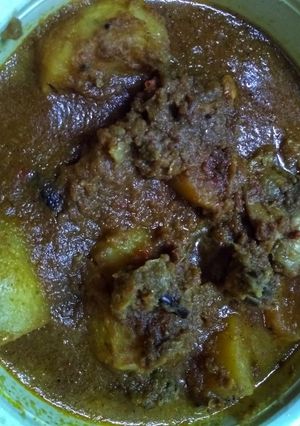 A picture of Chicken curry.