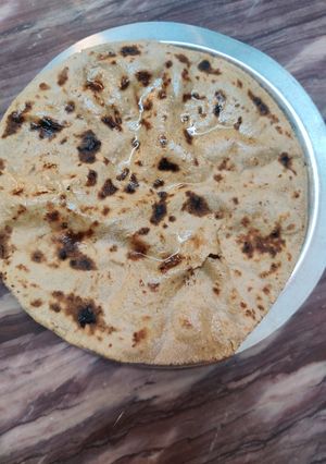 बाजरे की रोटी(Bajre ki roti recipe in Hindi) रेसिपी मुख्य फोटो