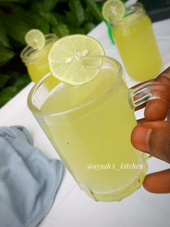 A picture of Sparkling ginger lemonade🍹.
