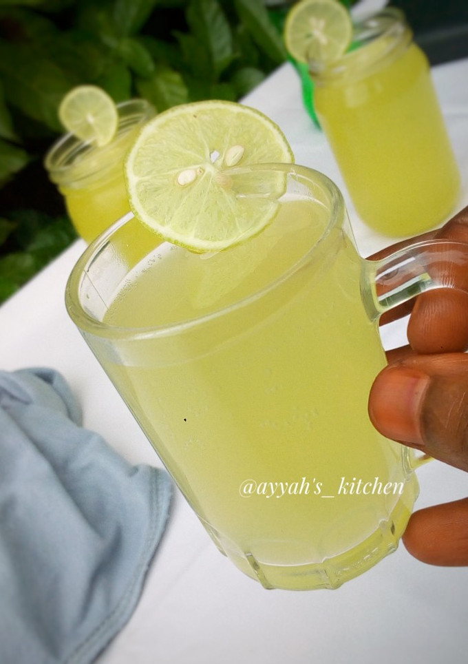 A picture of Sparkling ginger lemonade🍹.