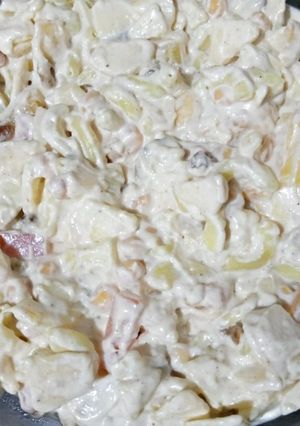 A picture of Fruit cream salad.