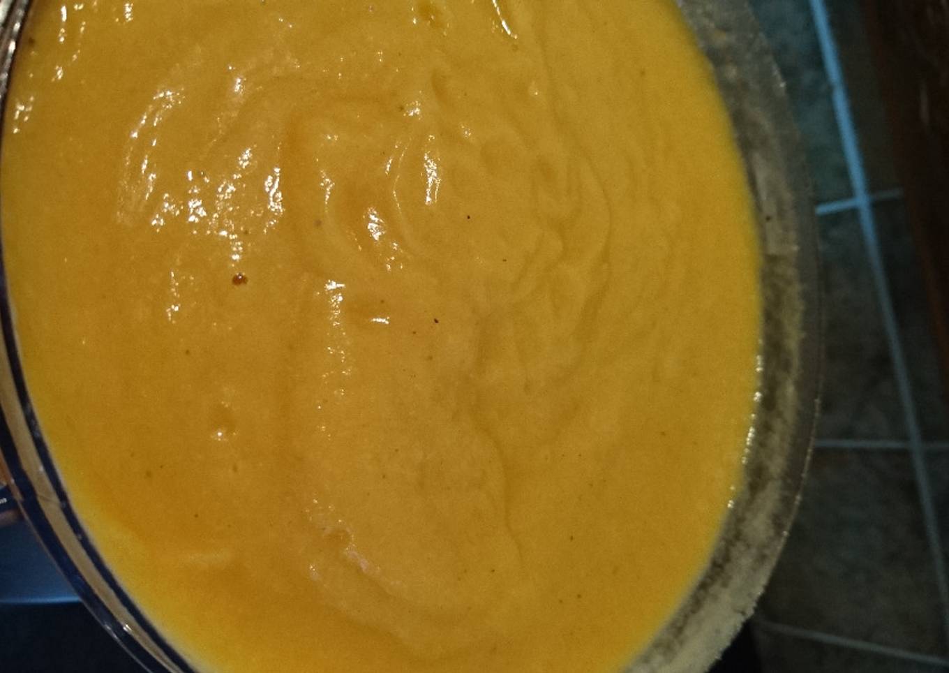 Creamy carrot and cauliflower soup