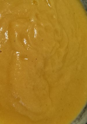 A picture of Creamy Carrot & Cauliflower Soup.