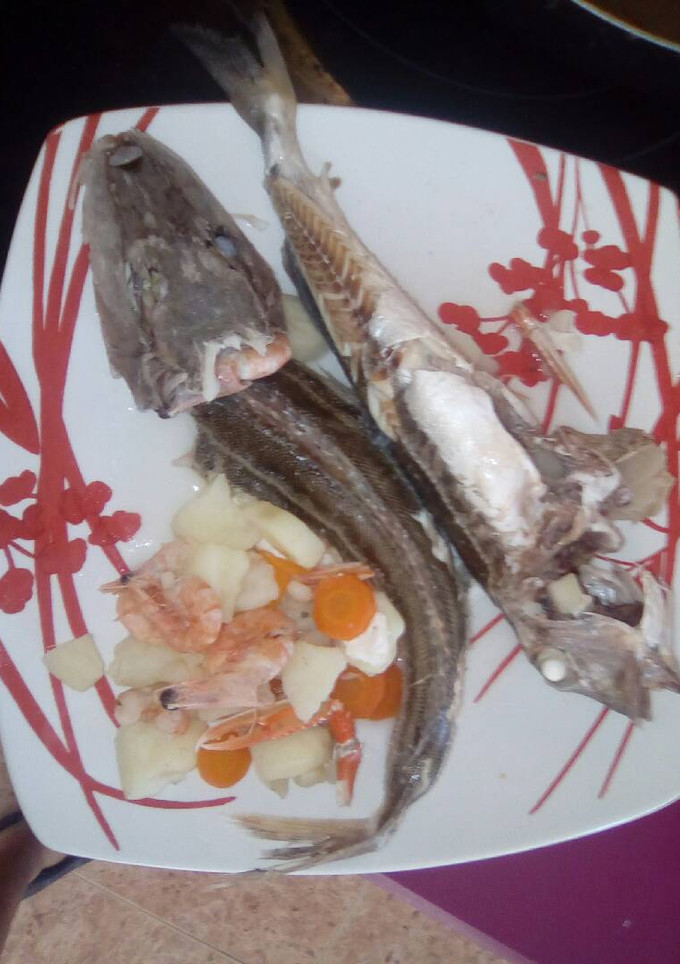 Una foto de Escarchos con patatas zanahoria y gambas